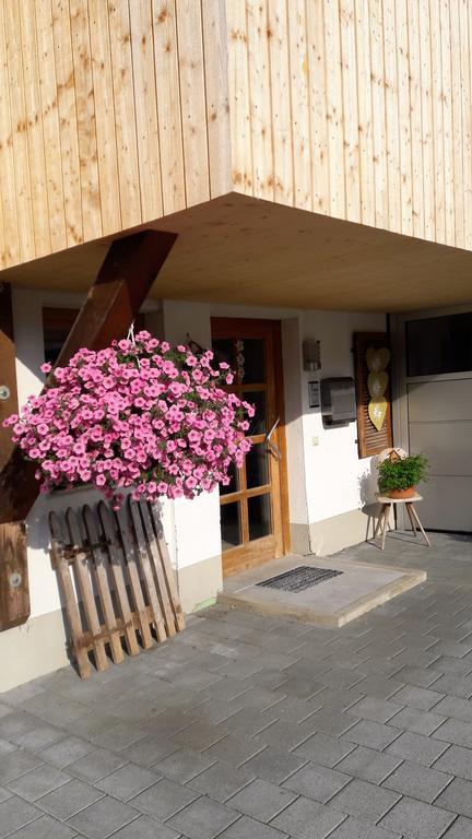 Haus Katharina Apartment Schnepfau Exterior photo